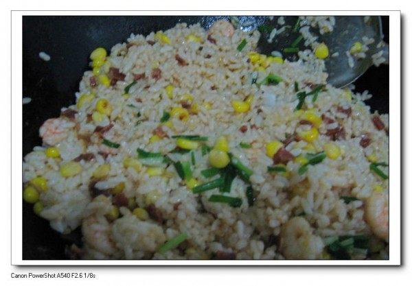虾油炒饭步骤6