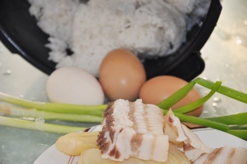 肉笋炒饭步骤1
