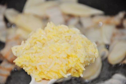 肉笋炒饭步骤4