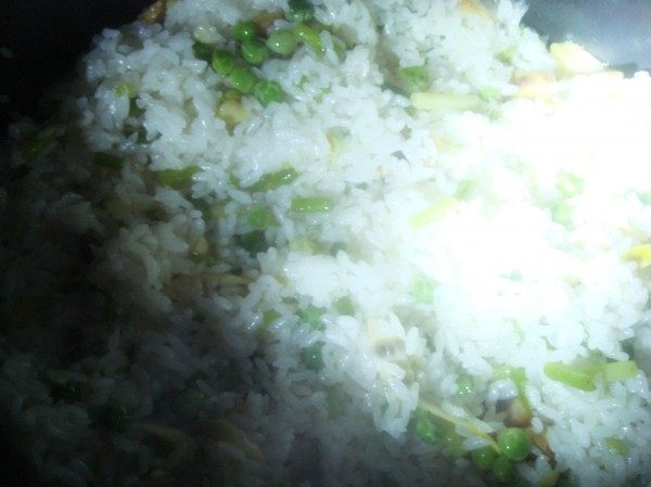 豌豆咸肉饭步骤7