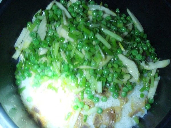 豌豆咸肉饭步骤6