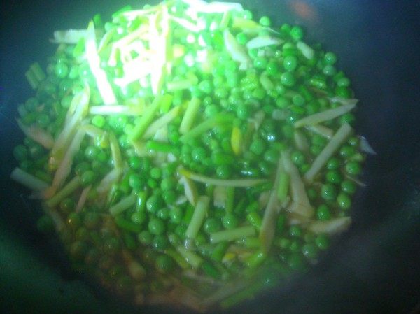 豌豆咸肉饭步骤4