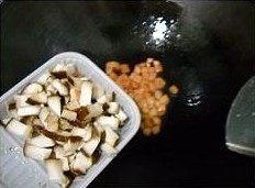 香芹叶蛋炒饭步骤7
