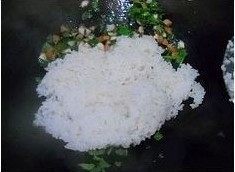 香芹叶蛋炒饭步骤9