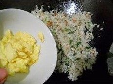 香芹叶蛋炒饭步骤10