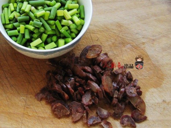 酱菜炒饭步骤2