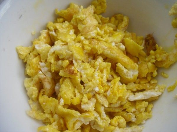 胡萝卜洋葱蛋炒饭步骤3