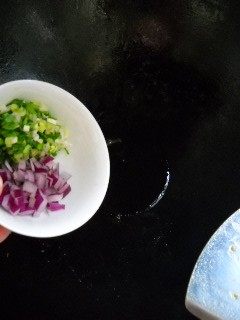 蒜香蛋白牛肉饭步骤4