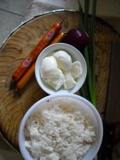 蒜香蛋白牛肉饭步骤1