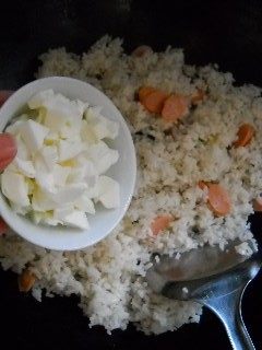 蒜香蛋白牛肉饭步骤7