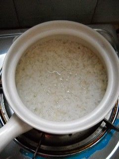 洋葱沙茶煲仔饭步骤2