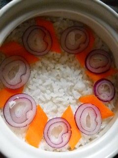 洋葱沙茶煲仔饭步骤3