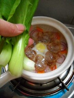 洋葱沙茶煲仔饭步骤8