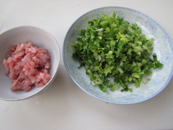 芹菜牛肉炒饭步骤1