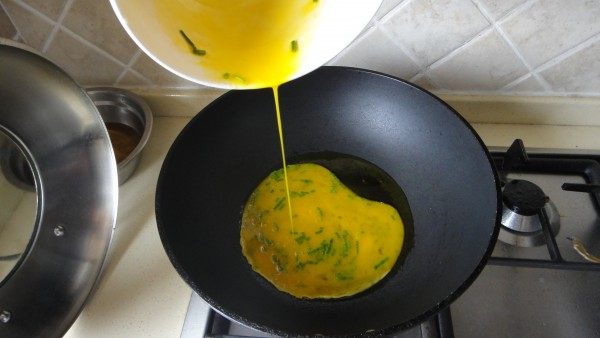 阳春蛋炒饭步骤2