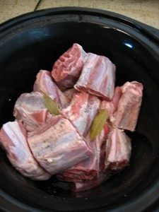 红酒红烩牛腱盖饭步骤1