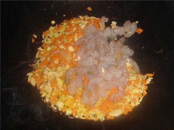 虾仁炒饭步骤5