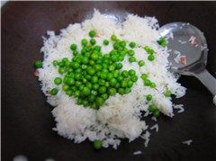 鳐柱炒饭步骤5