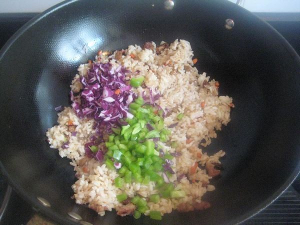 杂蔬酱肉丁炒饭步骤5