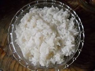 微波蒜香烤肉焗饭步骤1