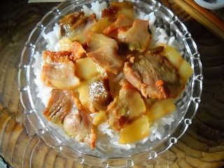 微波蒜香烤肉焗饭步骤4