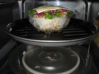 微波蒜香烤肉焗饭步骤9