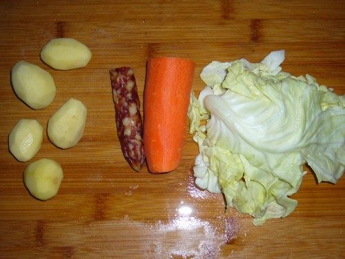 杂蔬腊味饭步骤1