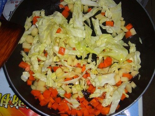 杂蔬腊味饭步骤4