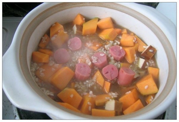 锅仔牛肉丸焖饭步骤5
