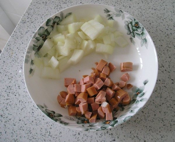 黄金蛋包饭步骤2