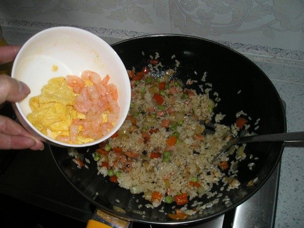 黄金蛋包饭步骤12