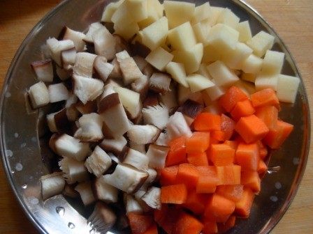 土豆瘦肉香菇饭步骤2