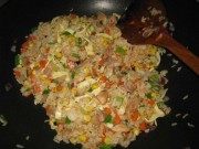 蛋香粒粒饭步骤5