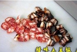 腊味土豆饭步骤1