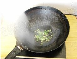 蚝油炒饭步骤3