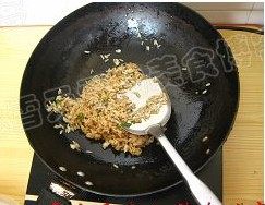 蚝油炒饭步骤6