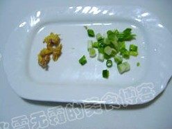 青椒玉米炒饭步骤2