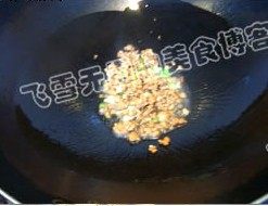 肉末炒饭步骤5