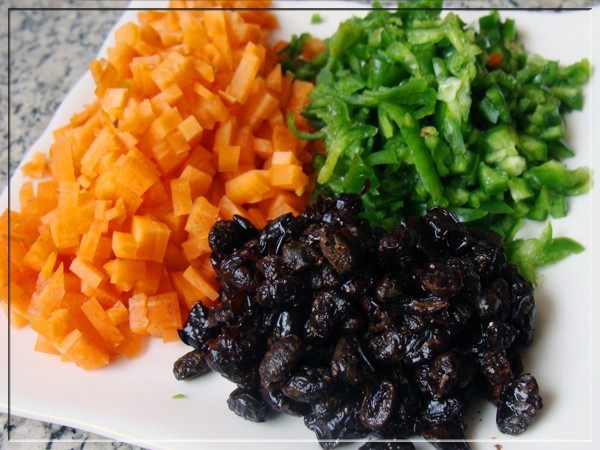豉椒炒饭步骤1