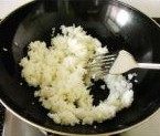 韩式泡菜培根炒饭步骤3