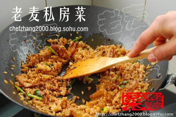 回锅肉炒饭步骤5
