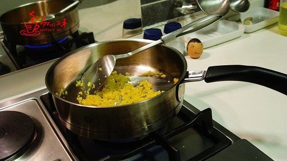 肉松饭卷步骤4