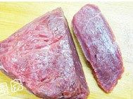 榨菜牛柳盖饭步骤2