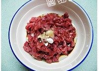 榨菜牛柳盖饭步骤4