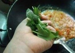 罗勒番茄牛肉拌饭步骤4