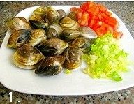 文蛤西红柿煲仔饭步骤1