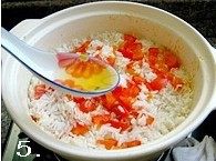 文蛤西红柿煲仔饭步骤5