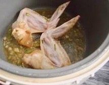 盐焗鸡翅配鸡油饭步骤4
