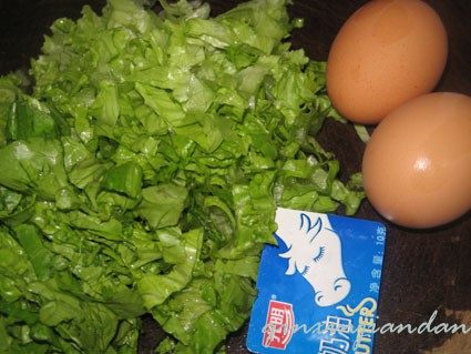 生菜丝鸡蛋炒饭步骤1