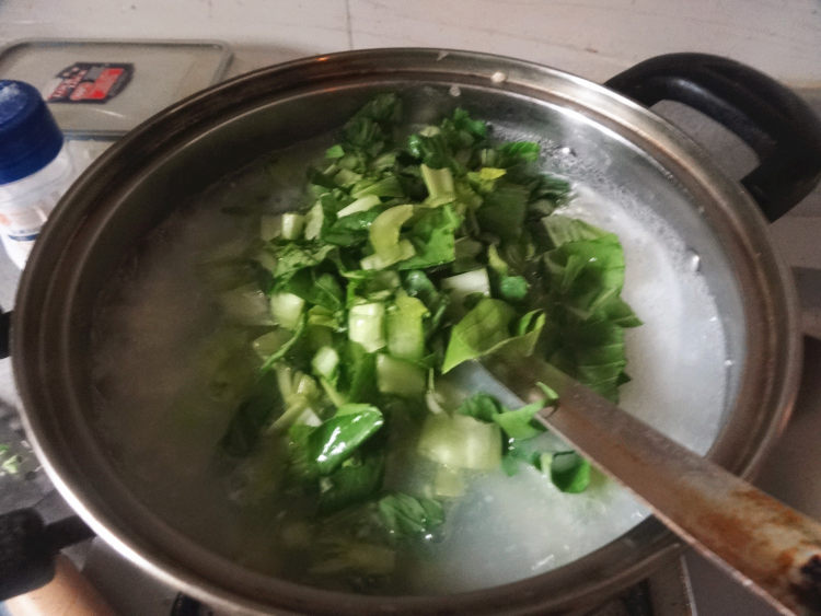 鸭蛋白青菜粥步骤7